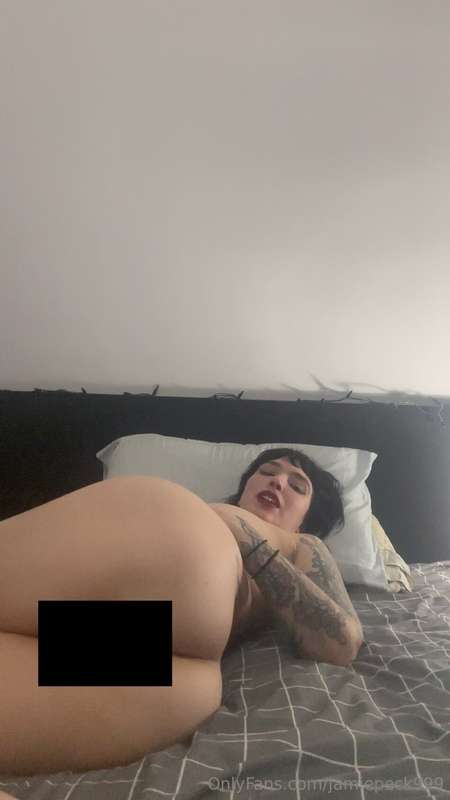 This one's for all you nasty freaks who just want to watch m.. 4