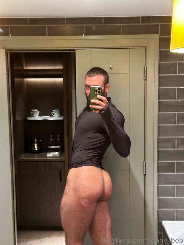 Having a night in a Manchester hotel… should I make some nau..