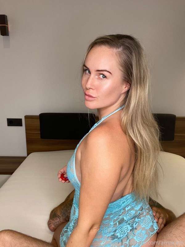 I love riding dick 💦 @dont-tell-mom-and-dad