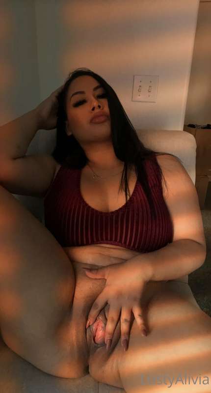 Cum right in here baby 😏
