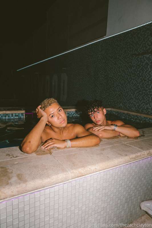 skinny dipping w @imaristuart we're completely naked, bare a..