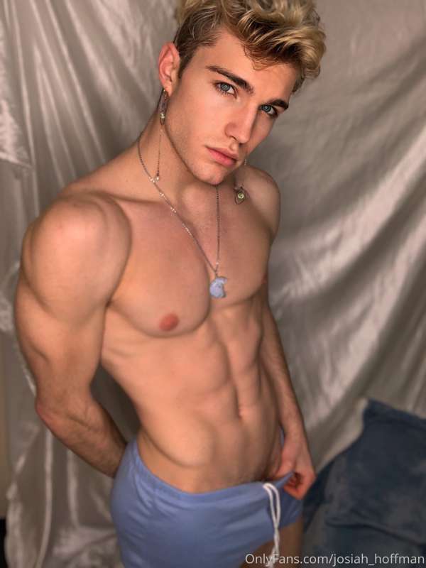 Wet dreams? 🥵 8