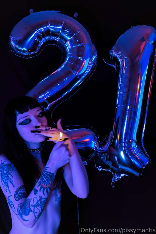 HAPPY 21ST TO ME! Tip to buy me drinks and help me celebrate.. 4