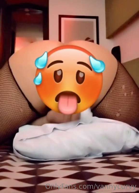 Haciendo manualidades 🥵🔥💦