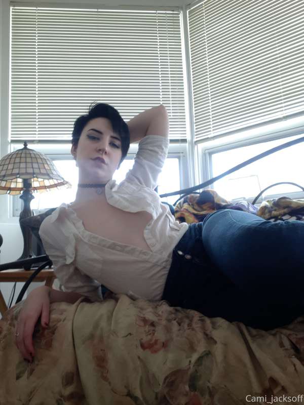 Ootd (tits out of course) from yesterday 😘


I love getting .. 4