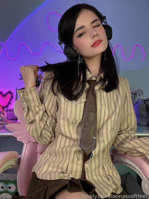 Loonassoftfeet - Fansly - 08 Jun, 2025 4