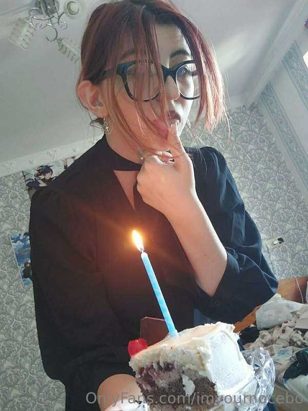 Celebrating my b-day🎈 Yay🎈 Congratulate me🎁✨🎉