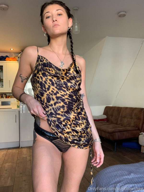 Do you prefer me with or without clothes? 3