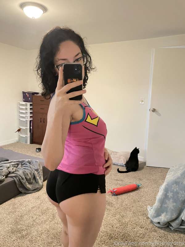 Happy hump day😜 Are you an ass or a tits kind of person? 1