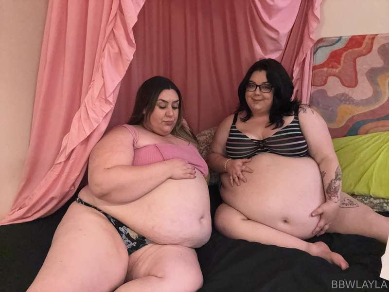 Two huge belly babes 😍we take up so much of the bed 🤤  2