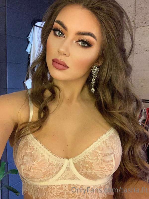 A dinner party with me, would you like that?😋😋
