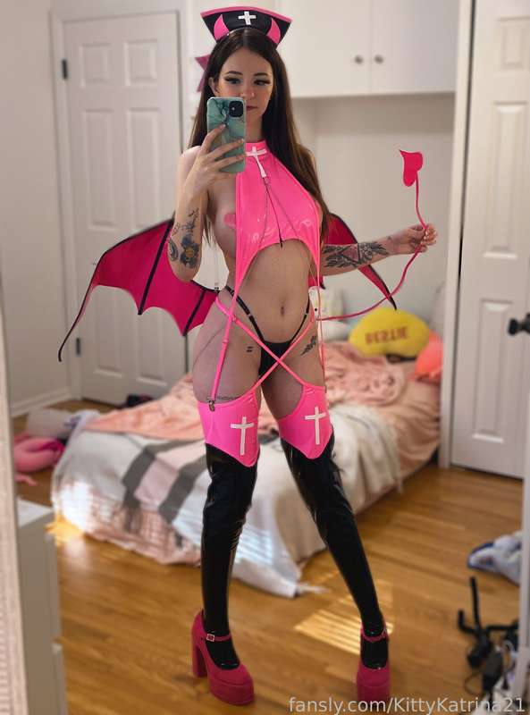 Kittykatrina_21 - Fansly - 07 Oct, 2024 3