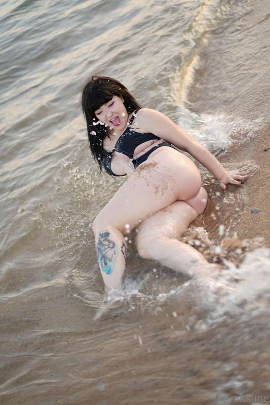 Swipe for a surprise pic 😊 5