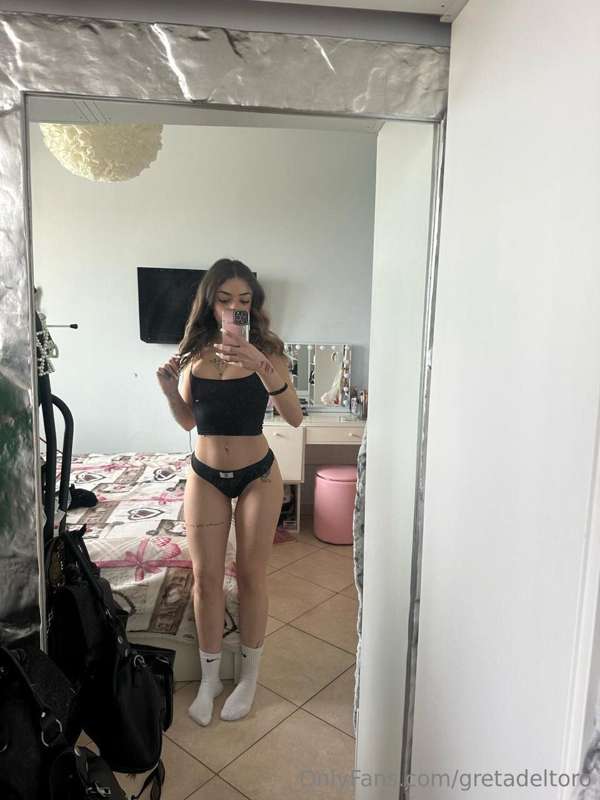 Ieri ho preso una stanza con una ragazza e abbiamo fatto dei..