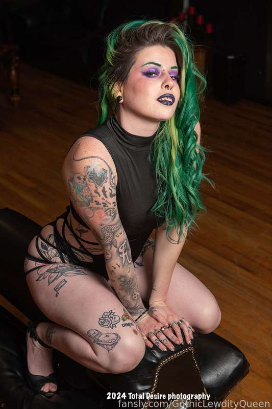 Gothiclewdityqueen - Fansly - 08 May, 2025 1