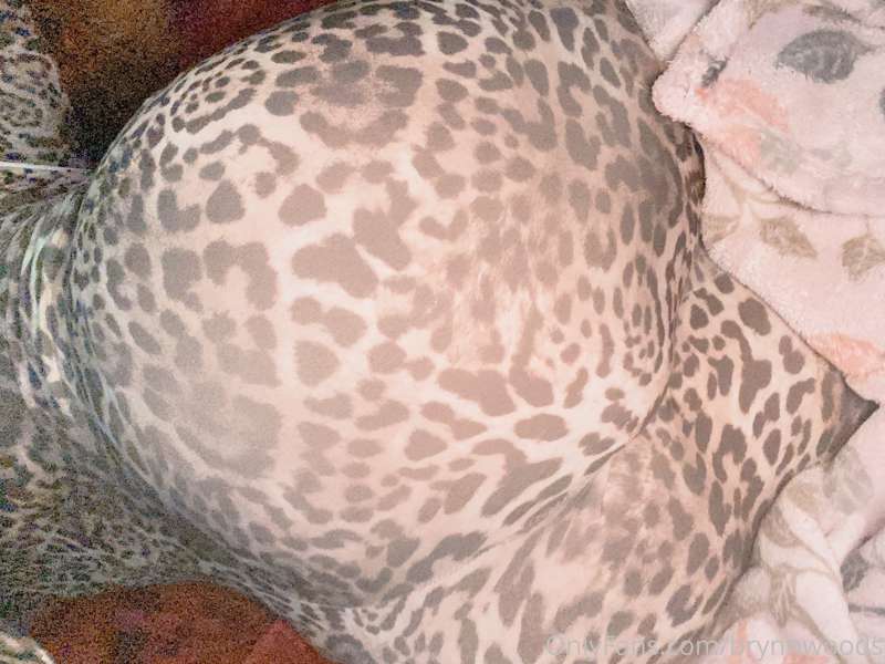 I just woke up , have some good morning mommy booby and boot.. 3