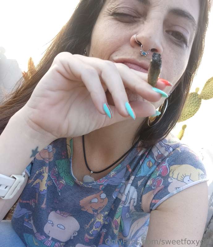 Enjoying my afternoon ✨💚✨What are you up to?
