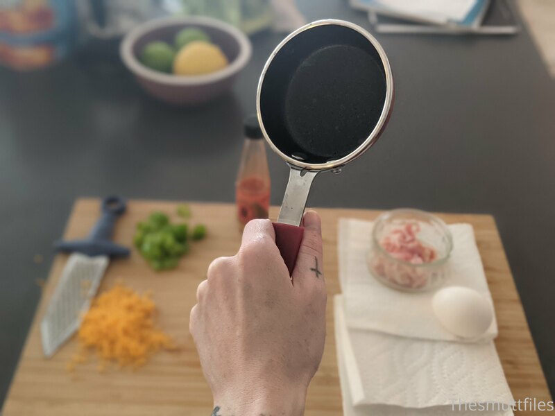 just made the smallest scramble egg breaky ever ? snoot size.. 2