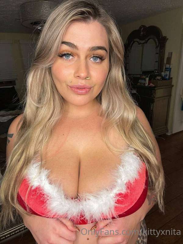 Thank God is Friday!  Who's ready to cum for mama and Stepda.. 1