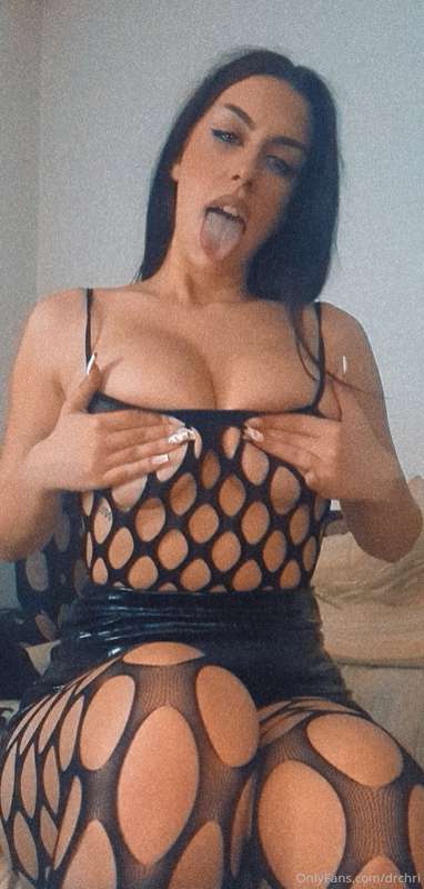 😈