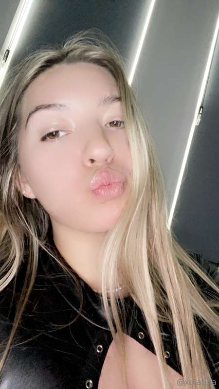 I want to be adored, spoiled, and sent to bed blushing 🥺
