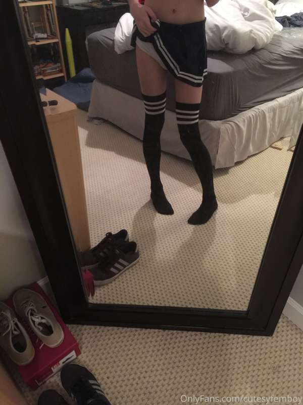 my first ever photoset, its embarrassing >.< but it's cute t.. 4
