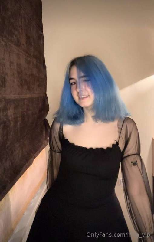 Let this room be filled with moans!🥵😍💙 @darcy_moon_shadow 💙