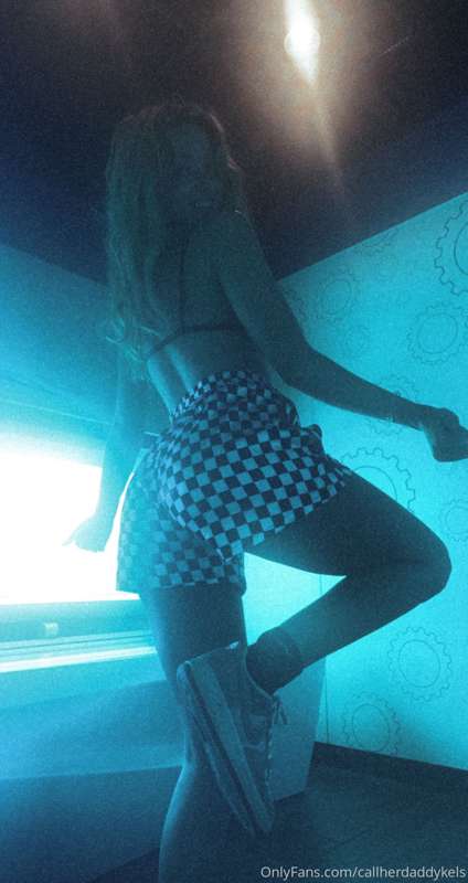 lemme just dance for u right here!!!