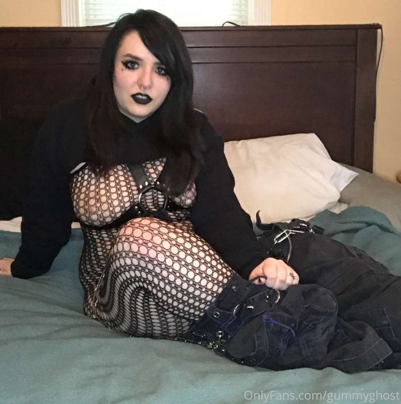 What happens when you get your goth gf home 🥀 35