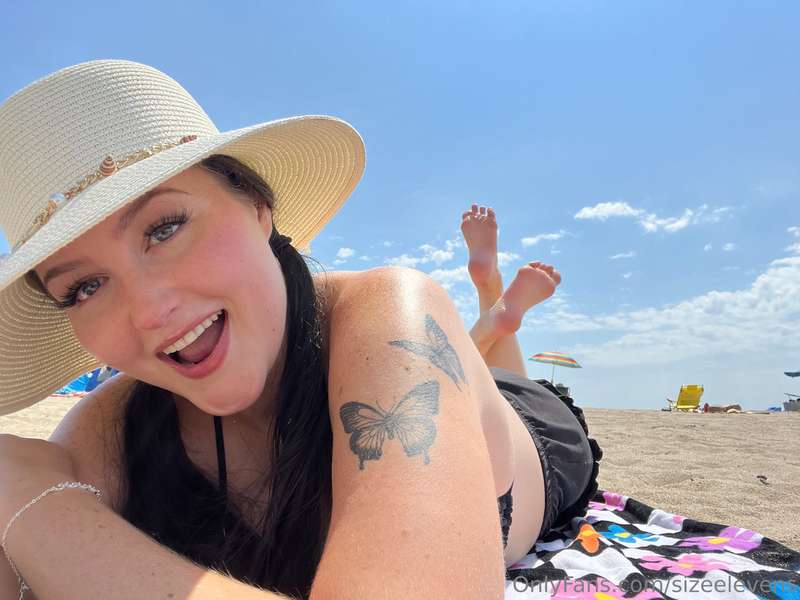 Need some cream for my back☀️⛱️ swipe to see how damn dirty .. 6