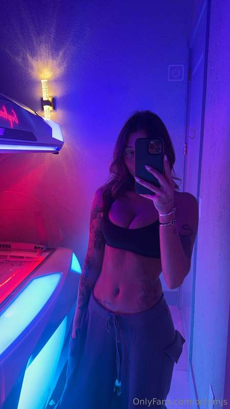 tanning dayy, the nude versions are in your dm's ;)