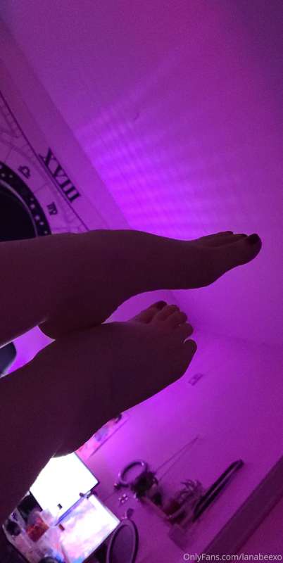 i got a lot of compliments on my feet tonight... would anyon..