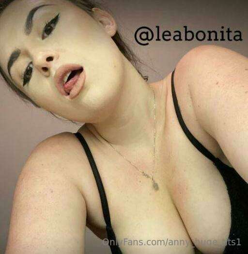 She’s ready for a dickrate @leabonita is waiting for your di..
