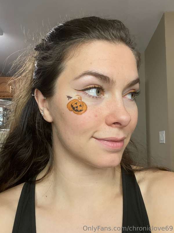 Getting ready for Halloween! 🎃  4