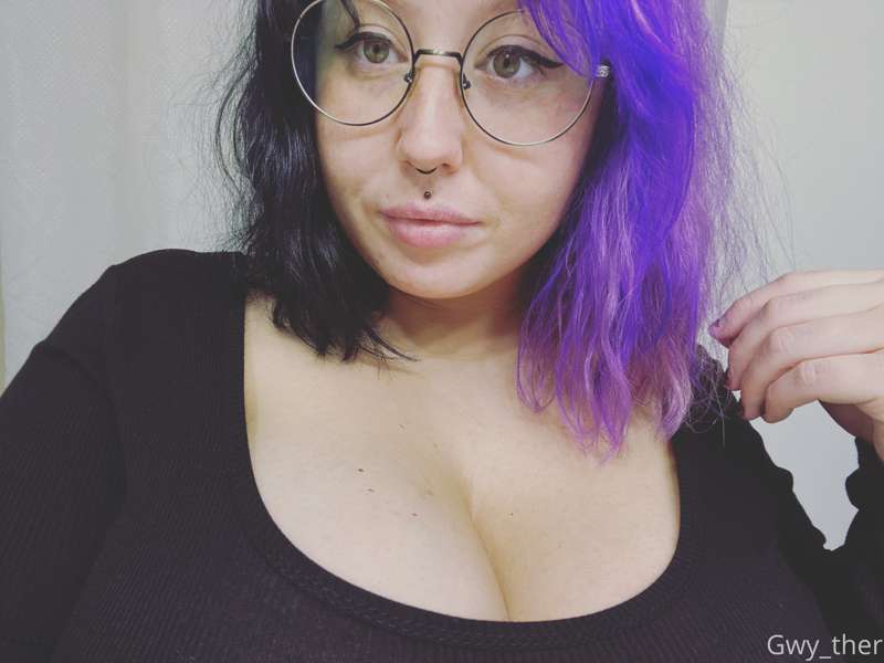 Hi guys. I dyed my hair again 😬 do you like it?
