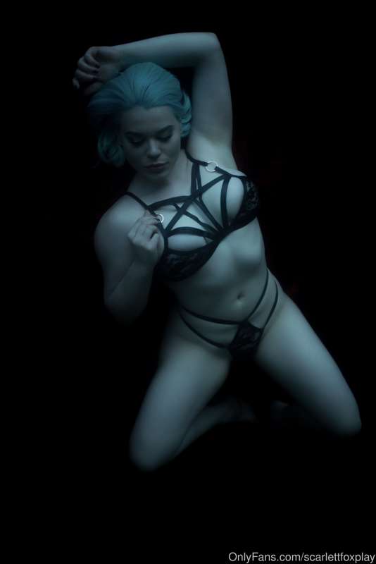 All the feels 🖤🔪🥀 First 20 Image set by @mossvonf5 on instag.. 6