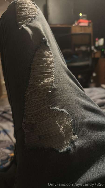 My pants look like a dick and balls and I wore them to court