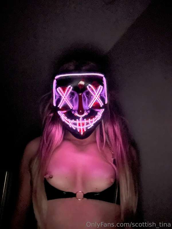 I promise this is the very last of the Halloween content 😈  .. 1
