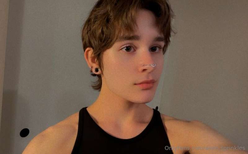Aight soo, I got a haircut but- this dumb bih cut my hair wa.. 1