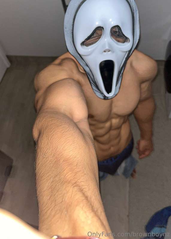 Midnight Peak a boo , now come serve your master 🔪 1