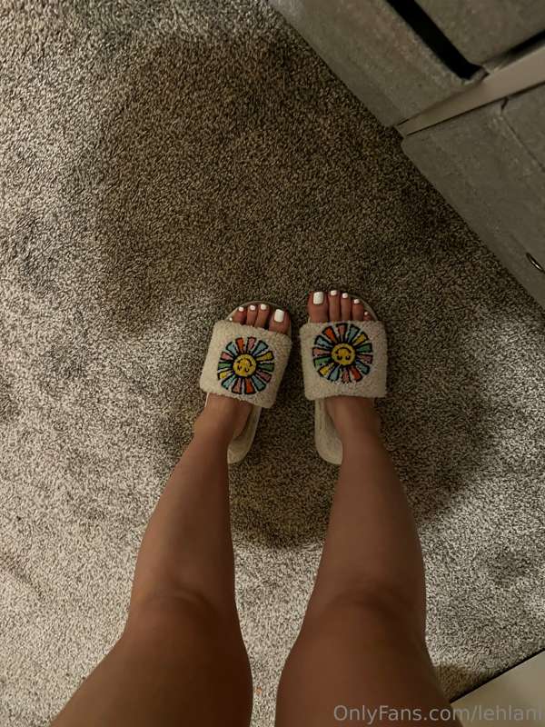 White toes & cozy slippers ❄️🩷
One taste and you’d be hooked.. 3