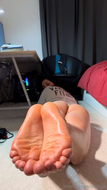For my feet lovers 😇 video from this is in your dms 2
