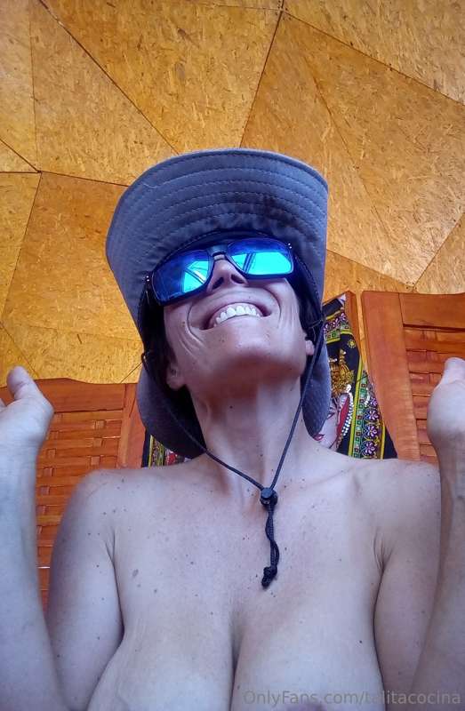 Bien venid@ a la casa Domo en las Sierras! De lunes a vierne..