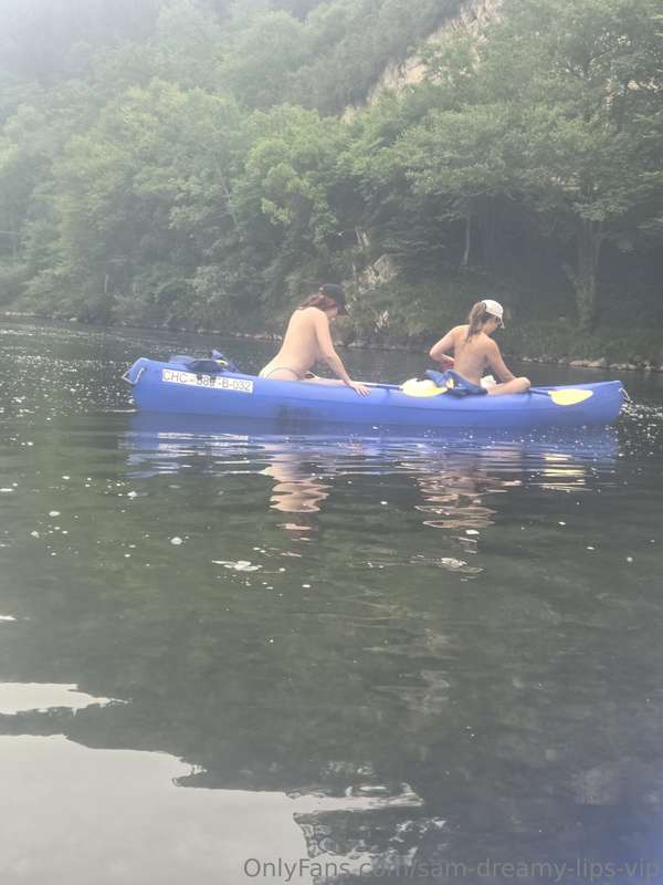 Kayaking toplesss 2