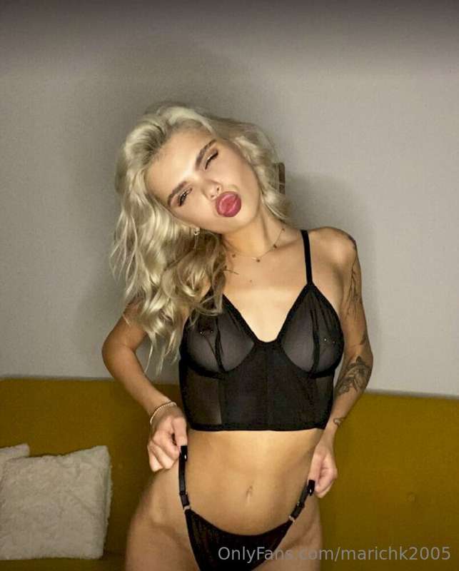 Text this hot blonde right now @baylin_grey 🍭She's online an..