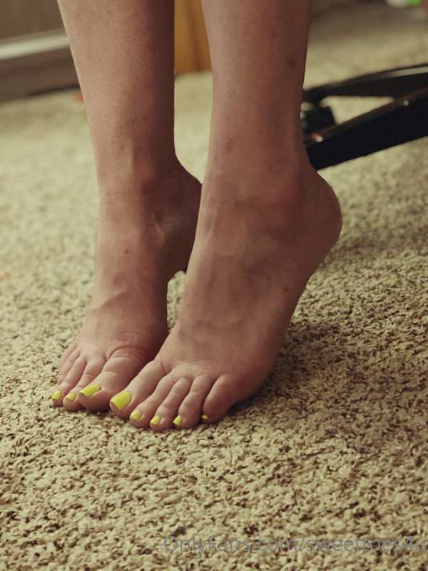 Toes up close! Clips coming soon!