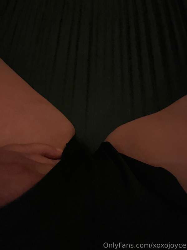 Want a surprise? Send a tip for a 🐱 pic 🤫
