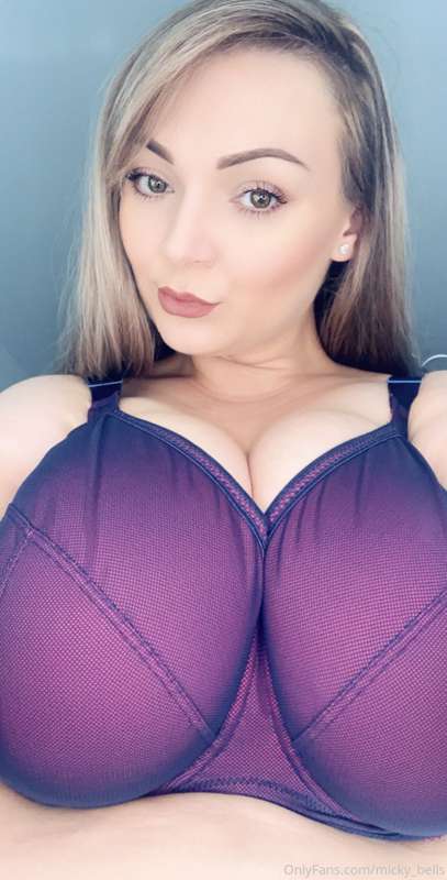 I think i need to go shopping new bras soon!Would you like o..