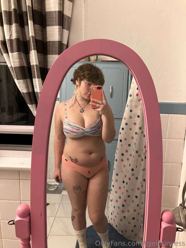 which panties are your favorite/look the cutest ? took these.. 2