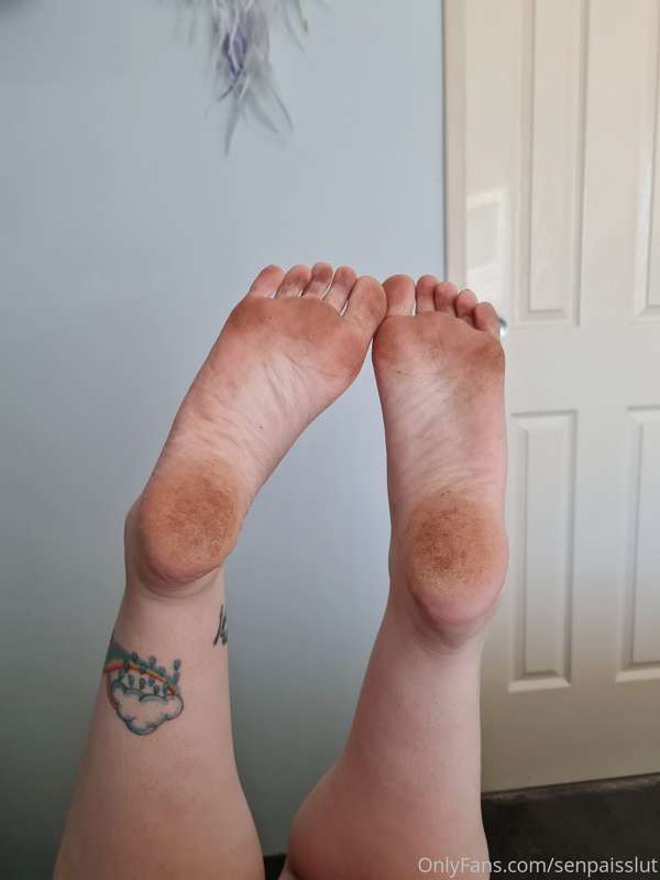 A glimpse at just how dirty my feet were after that last vid..